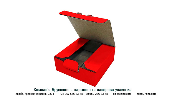 Картонна коробка червона самозбірна 9х9х3 см (0,5 кг) на we.ua