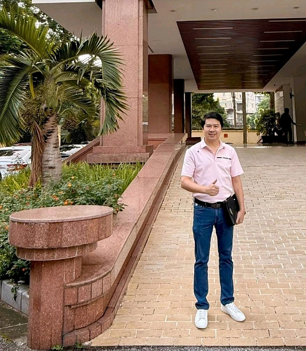 Albert Toni на we.ua