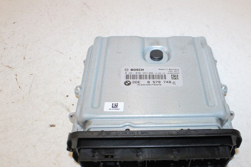 Продам Блок управління двигуном BMW F10 F11 8579748 0281030983 030400889 ECU оригінал в Києві за 21 200 грн